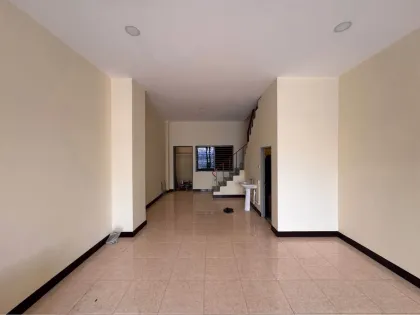 3-Storey Commercial Building with 2 Beds, 3 Baths in Kathu, Phuket