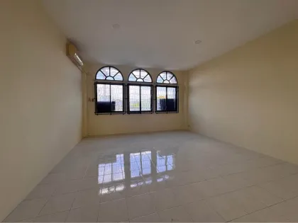 3-Storey Commercial Building with 2 Beds, 3 Baths in Kathu, Phuket