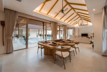 Luxusvilla mit 3 Schlafzimmern und 5 Bädern in Pasak, Phuket