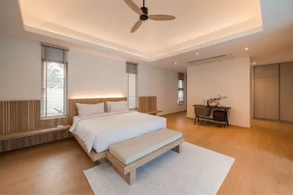 Luxusvilla mit 3 Schlafzimmern und 5 Bädern in Pasak, Phuket
