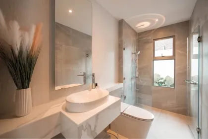Luxusvilla mit 3 Schlafzimmern und 5 Bädern in Pasak, Phuket