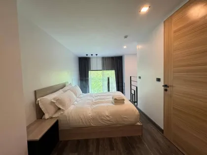 Utopia Naiharn现代1卧室复式阁楼公寓