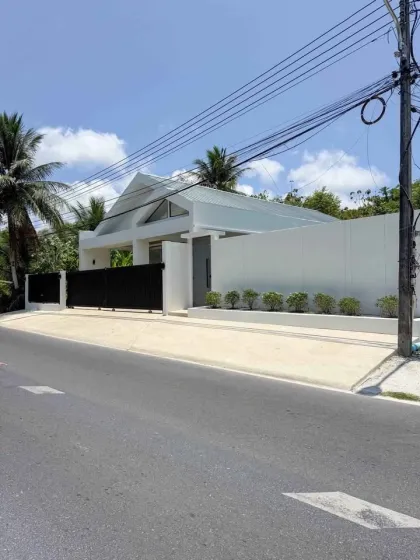 Beeindruckende 3-Schlafzimmer-Poolvilla nahe British International School Phuket