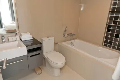 Апартамент с 2 спальнями и 2 ванными в The Deck Condo Patong