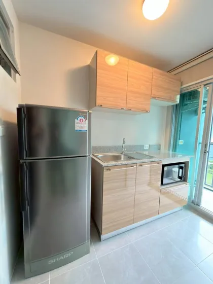 อพาร์ทเมนท์ 1 ห้องนอน ที่ ดี คอนโด กะทู้ พร้อมวิวสระว่ายน้ำ