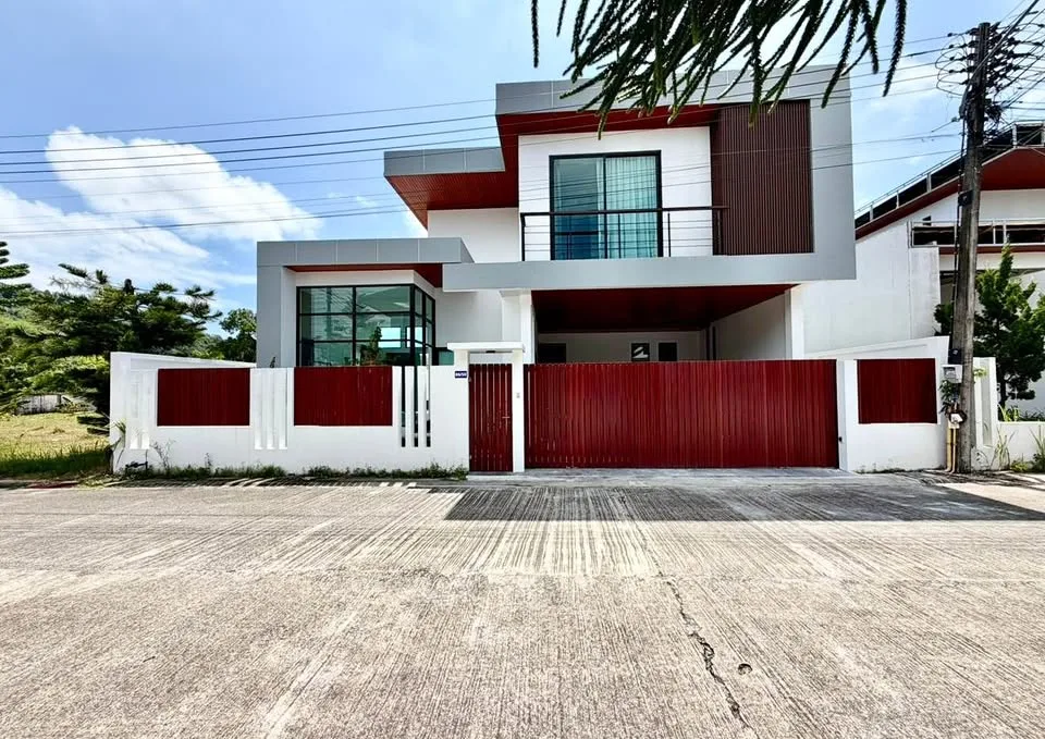 Spacious 3 Bedroom Pool Villa Near Phuket Airport