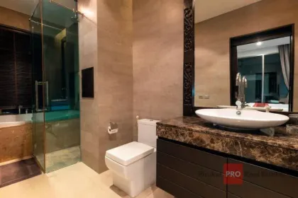 Beeindruckende 4-Schlafzimmer-Poolvilla mit Meerblick in Rawai