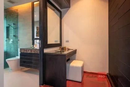 Beeindruckende 4-Schlafzimmer-Poolvilla mit Meerblick in Rawai