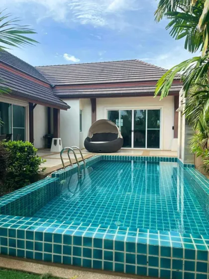 Villa 3 Chambres avec Piscine à Vendre à Rawai, Phuket