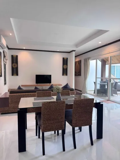 Villa 3 Chambres avec Piscine à Vendre à Rawai, Phuket
