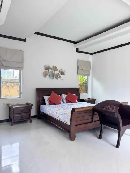 Villa 3 Chambres avec Piscine à Vendre à Rawai, Phuket