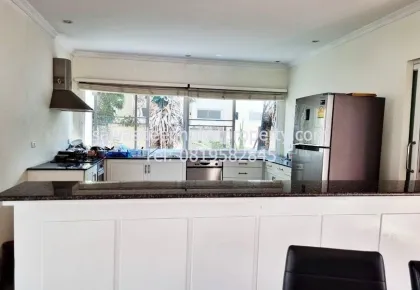 Villa en bord de mer avec piscine, 3 chambres et 4 salles de bain