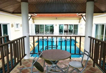 Villa en bord de mer avec piscine, 3 chambres et 4 salles de bain