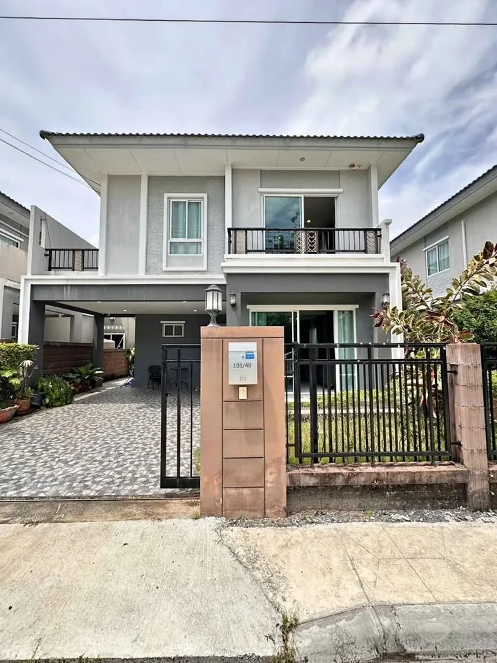 3-Bedroom Semi-Detached House for Sale in Phassorn Village, Koh Kaew