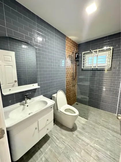 Geräumiges freistehendes 4-Schlafzimmer-Haus in Rawai, Phuket
