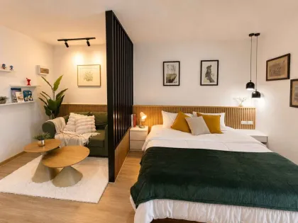 อพาร์ตเมนต์ 1 ห้องนอน 1 ห้องน้ำ รีโนเวทใหม่ ใกล้ห้างเซ็นทรัลภูเก็ต