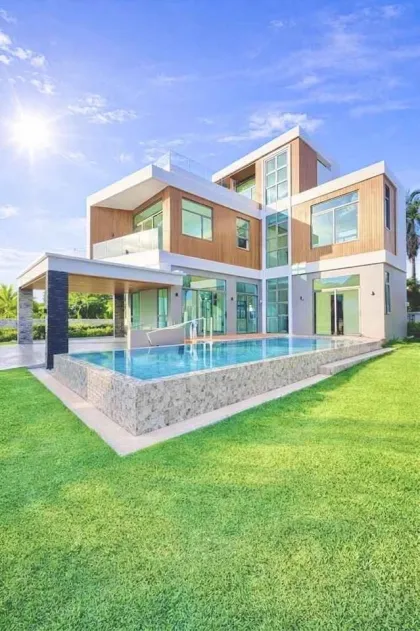 Brand New 4-Bedroom Saltwater Pool Villa in Chalong Private Lagoon