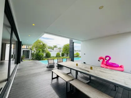 Villa de luxe 5 chambres avec piscine à Cherngtalay