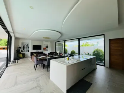 Villa de luxe 5 chambres avec piscine à Cherngtalay
