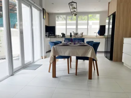 Красивый отдельно стоящий дом с 4 спальнями в Supalai Lagoon Phuket