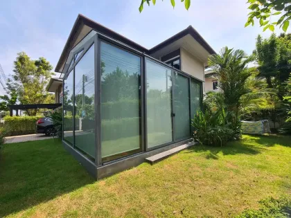 Casa Esquinera Renovada de 4 Habitaciones en Saransiri Kohkaew