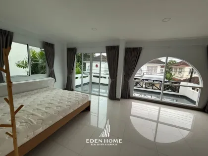 Renoviertes Familienhaus mit 3 Schlafzimmern & 2 Bädern in Land & Houses Chalong