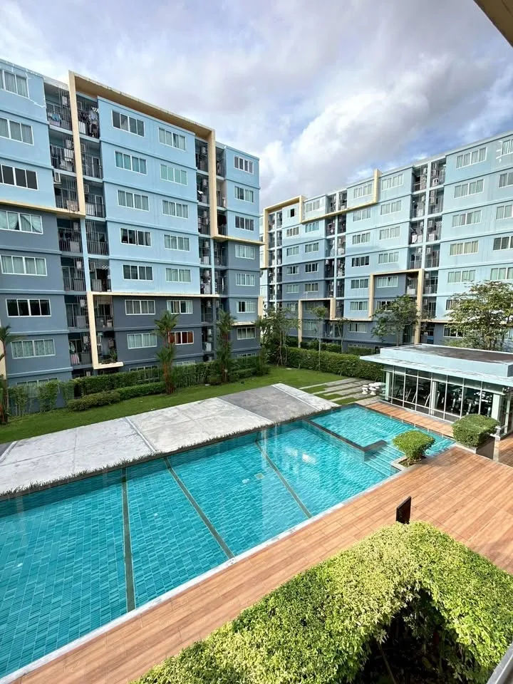 D Condo Kathu一卧室公寓，带泳池景观