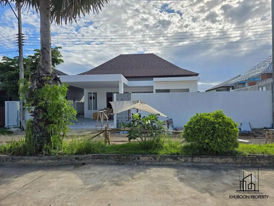 Luxuriöse 3-Schlafzimmer-Villa mit Pool in Malli Villa, Thalang