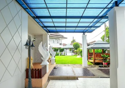 Villa Premium de 4 Dormitorios Frente al Lago en Land & Houses Park Phuket