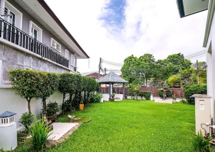 Villa Premium de 4 Dormitorios Frente al Lago en Land & Houses Park Phuket