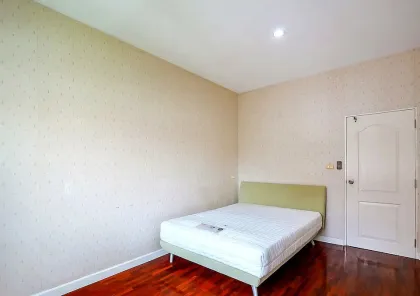 Villa Premium de 4 Dormitorios Frente al Lago en Land & Houses Park Phuket