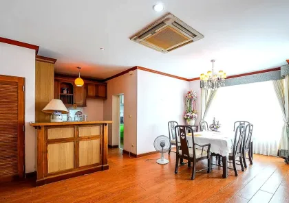 Villa Premium de 4 Dormitorios Frente al Lago en Land & Houses Park Phuket