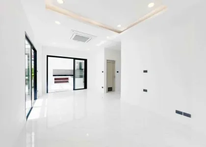 Вилла с 4 спальнями и 3 ванными в L&H Village, Чалонг