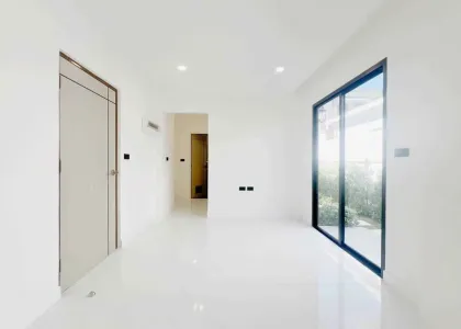Вилла с 4 спальнями и 3 ванными в L&H Village, Чалонг