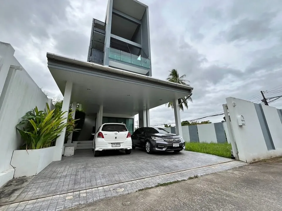 Villa de luxe avec piscine 4 chambres à vendre à Rawai, Phuket