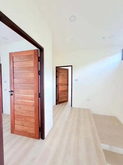Villa nueva con piscina de 3 habitaciones en Chalong, Phuket