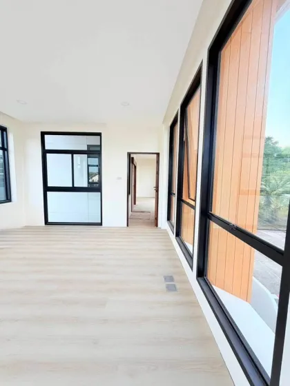Villa nueva con piscina de 3 habitaciones en Chalong, Phuket