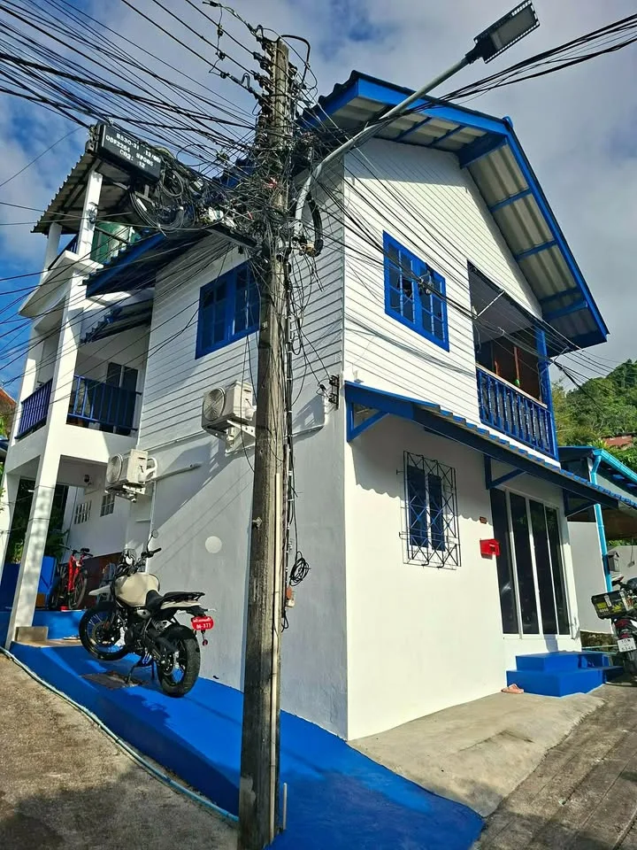 บ้าน 2 ชั้นปรับปรุงใหม่ในป่าตอง 3 ห้องนอน พร้อมวิวภูเขา