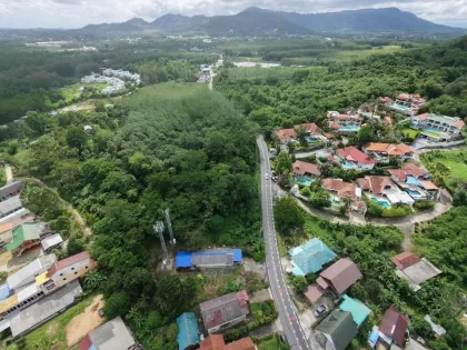 主路旁靠近亚木海滩的优质海景地块