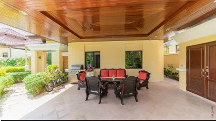 Villa jardin spacieuse de 4 chambres près de la plage Bang Tao