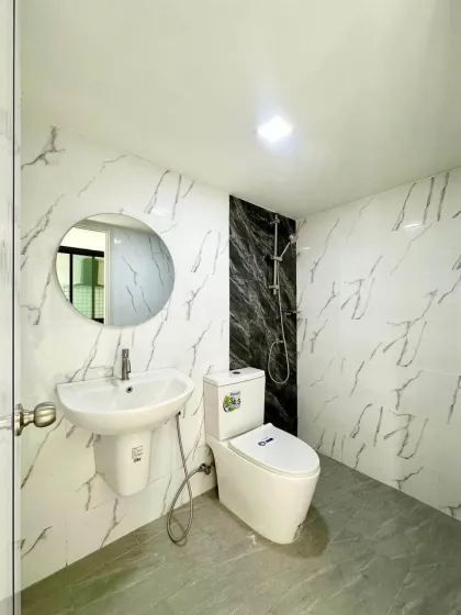 Maison en rangée rénovée 3 chambres 2 salles de bain à Samkong, Phuket