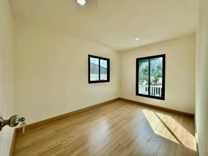 Maison en rangée rénovée 3 chambres 2 salles de bain à Samkong, Phuket