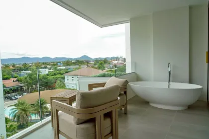 1-Zimmer-Wohnung mit Pool- und Seeblick in Thalang