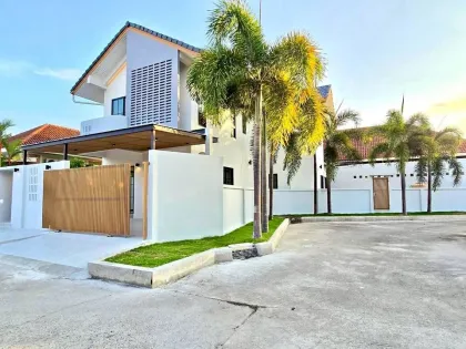 Chao Fah Garden Home 3: Villa Esquina de 4 Habitaciones y 3 Baños en Koh Kaew