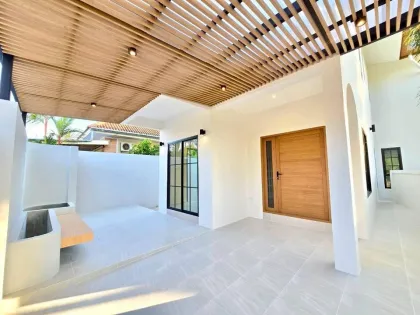 Chao Fah Garden Home 3: Villa Esquina de 4 Habitaciones y 3 Baños en Koh Kaew