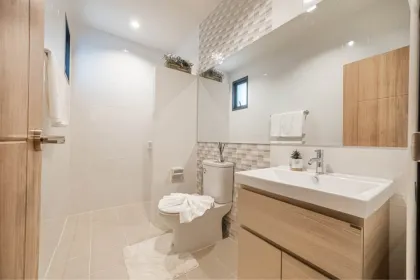 Villa con piscina de 3 dormitorios en venta en Thalang, Phuket