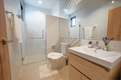 Villa con piscina de 3 dormitorios en venta en Thalang, Phuket