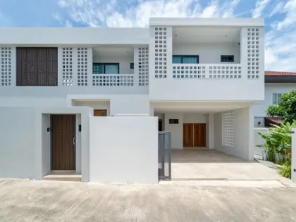Luxury Two Story 3-Bedroom Pool Villa in Wichit, Phuket