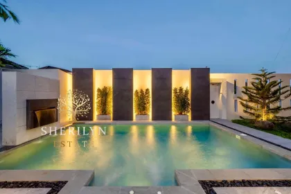 Villa Moderne avec Piscine à Vendre à Phuket Town