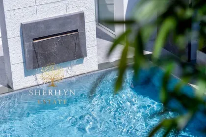 Villa Moderne avec Piscine à Vendre à Phuket Town